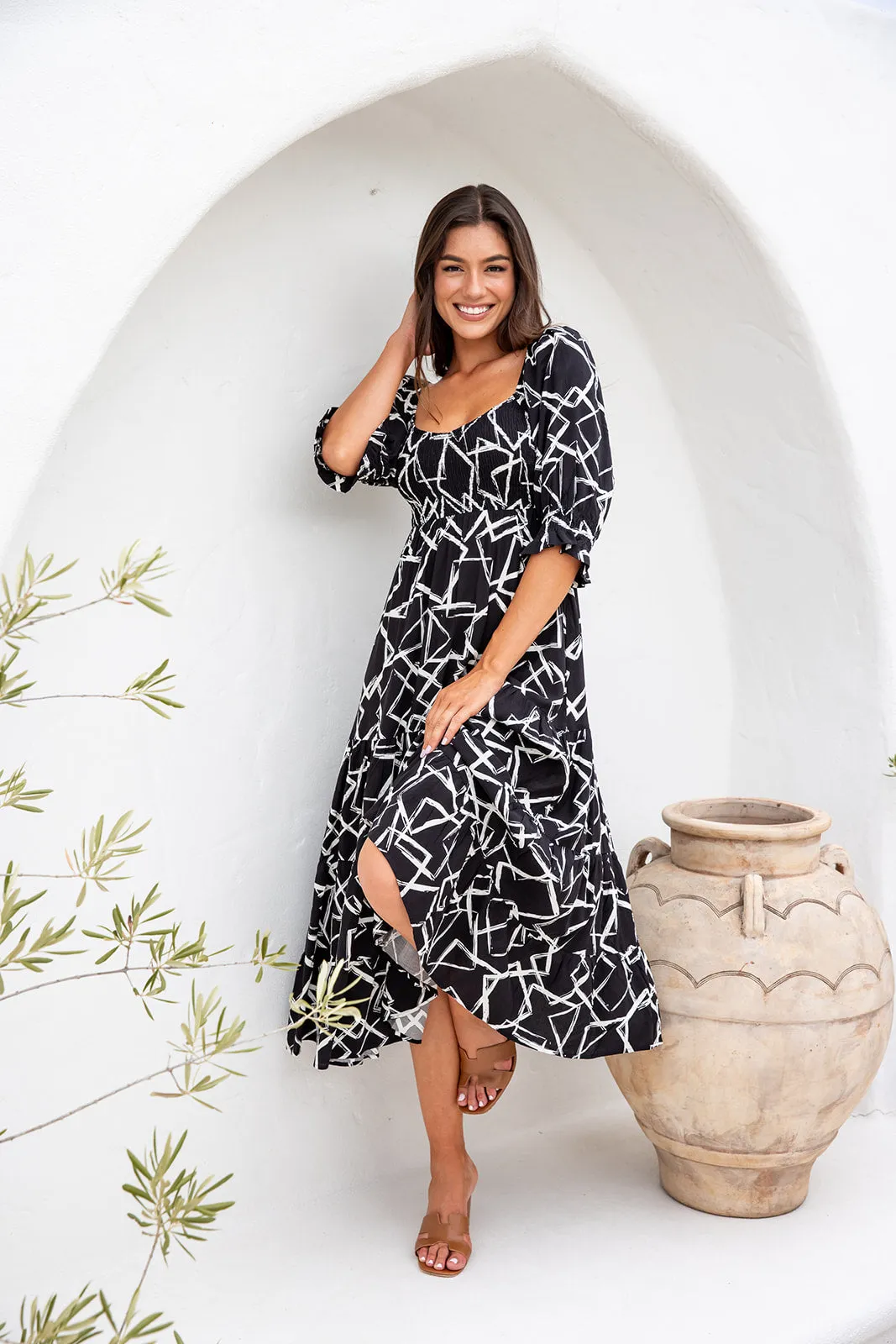 Dofi Maxi Dress - Black