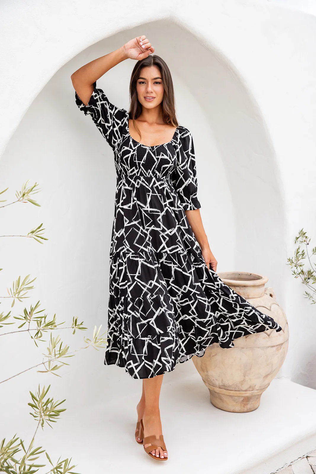 Dofi Maxi Dress - Black
