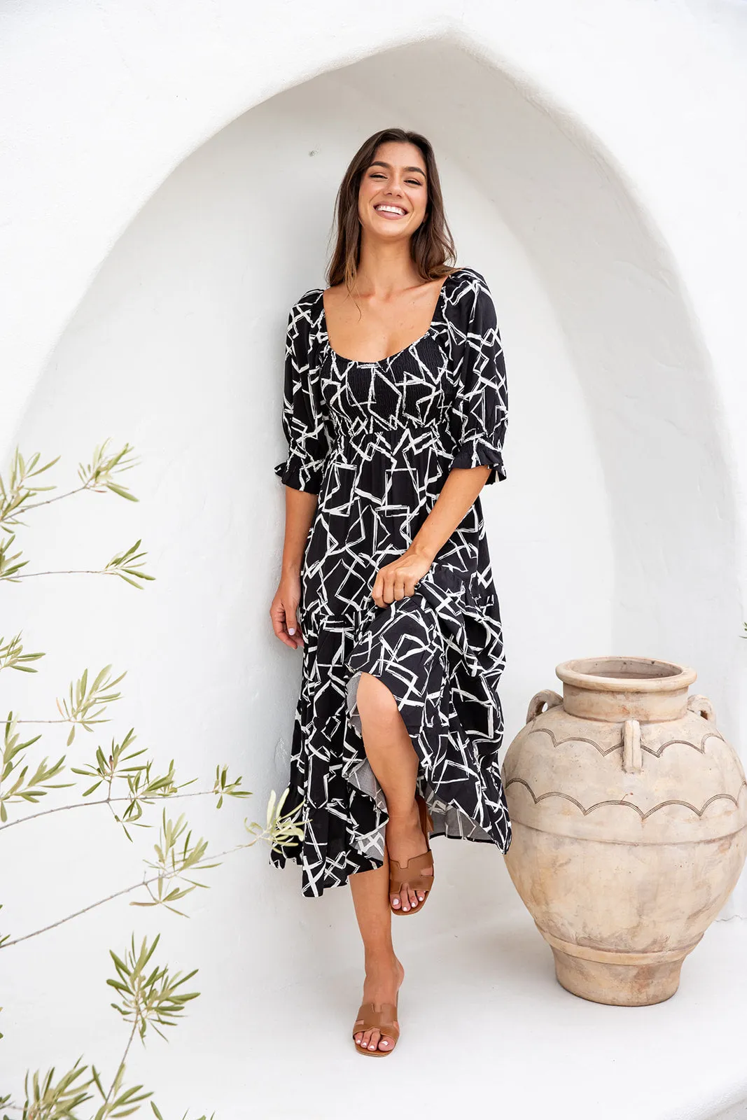 Dofi Maxi Dress - Black