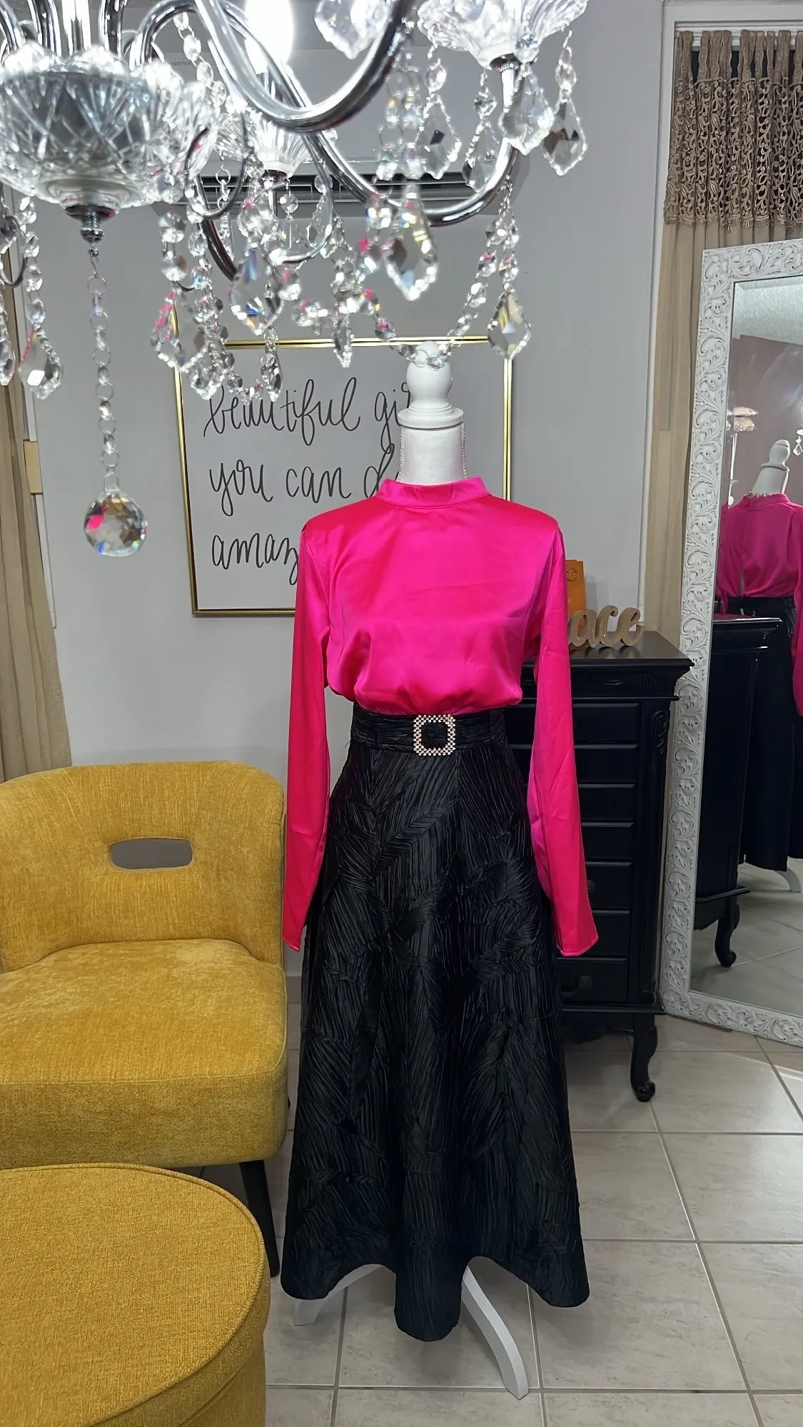 Exquisite Black Midi Skirt